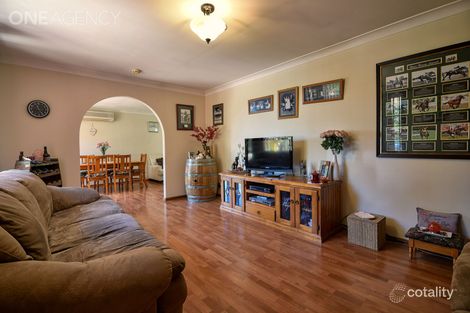 Property photo of 8 Pioneer Place Orange NSW 2800