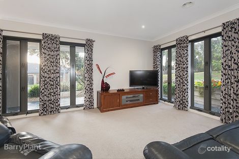Property photo of 1 Belle Circuit Berwick VIC 3806