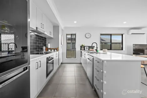 Property photo of 70 Leafcutter Ripley QLD 4306