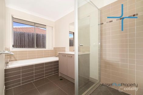 Property photo of 23 Van Asch Close Doolandella QLD 4077
