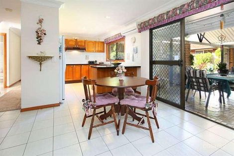 Property photo of 76 Cadogan Street Carindale QLD 4152