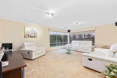 Property photo of 3 Butterfield Place Cranbourne East VIC 3977
