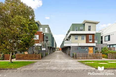 Property photo of 13/6 Winifred Street Essendon VIC 3040