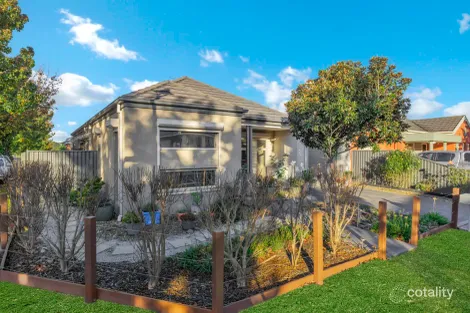 Property photo of 17 Sarton Link Pakenham VIC 3810