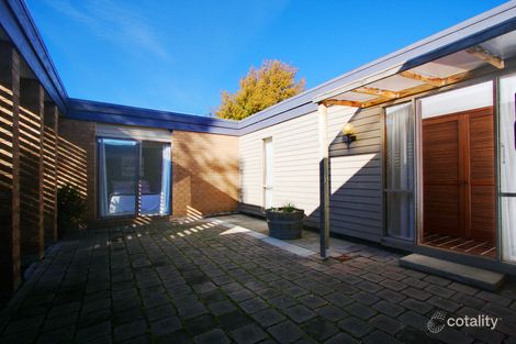 Property photo of 17 Fisken Crescent Kambah ACT 2902