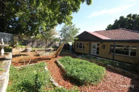 4 Jarrah Rd, East Victoria Park, WA 6101