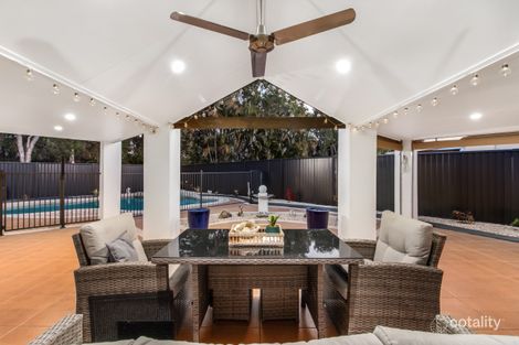 Property photo of 45 Lakeshore Drive Helensvale QLD 4212