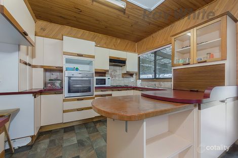 Property photo of 19 Huddersfield Road Deer Park VIC 3023