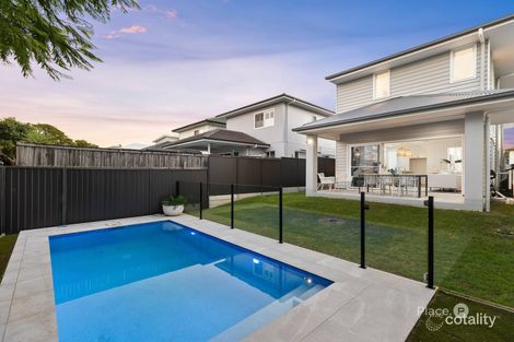 8 Delsie St, Cannon Hill, QLD 4170