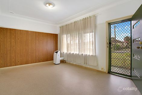 Property photo of 19 Phelps Crescent Bradbury NSW 2560