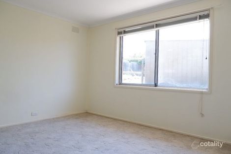 Property photo of 21 Raven Crescent Narre Warren VIC 3805