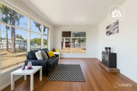 Property photo of 16 Bradshaw Street Frankston VIC 3199