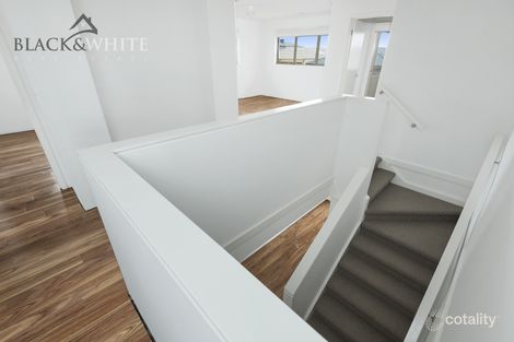 Property photo of 30 Miniata Way Manor Lakes VIC 3024