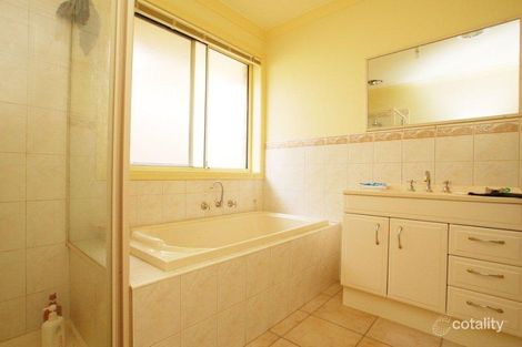 Property photo of 11 Wattleview Road Roxburgh Park VIC 3064