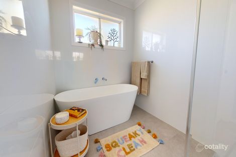 Property photo of 2 Maple Court Dubbo NSW 2830