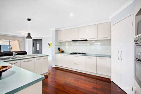 Property photo of 33 Ironbark Circuit Pakenham VIC 3810