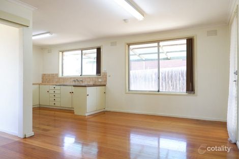 Property photo of 21 Raven Crescent Narre Warren VIC 3805