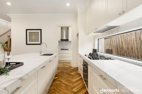 Property photo of 15 Kiers Avenue Mount Waverley VIC 3149