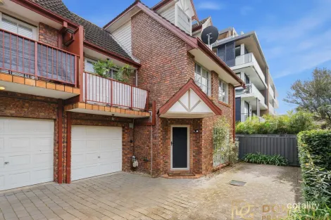 4/12 Duke St, Point Frederick, NSW 2250