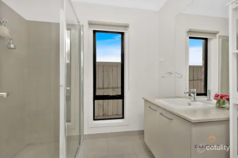 Property photo of 67 Barkers Crescent Mickleham VIC 3064