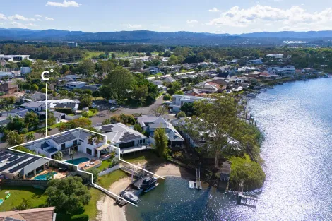 Property photo of 8 River Crescent Broadbeach Waters QLD 4218