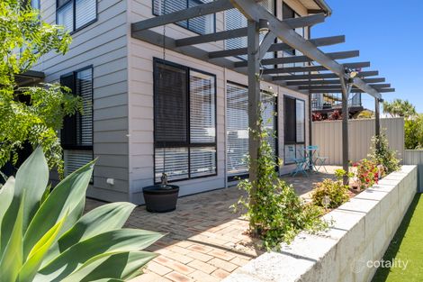 Property photo of 52 Queen Parade Wannanup WA 6210