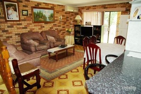 Property photo of 19 Dandenong Close Bossley Park NSW 2176