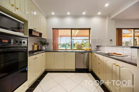 Property photo of 60 Kara Crescent Gulfview Heights SA 5096