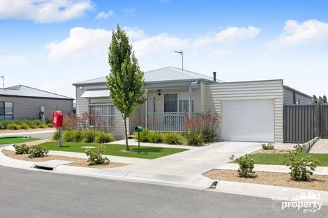 7 Stelling Dr, Lucas, VIC 3350