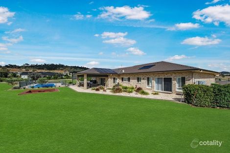Property photo of 1 Carrai Close North Tamworth NSW 2340