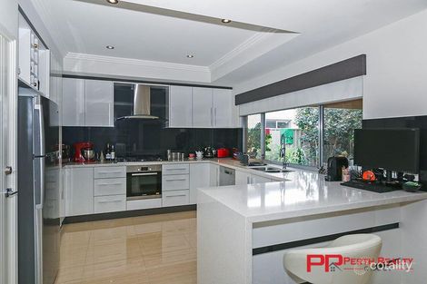 Property photo of 8 Oxted Place Morley WA 6062