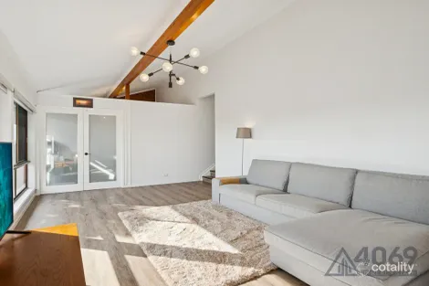 Property photo of 10 Garnet Court Kenmore QLD 4069