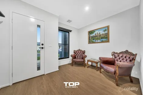 Property photo of 41 Garrison Loop Clyde North VIC 3978