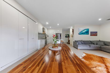 Property photo of 18 Swan Street Pakenham VIC 3810
