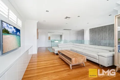 Property photo of 8 Clover Avenue Casula NSW 2170