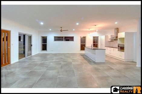 3 Lighthouse Dr, Boyne Island, QLD 4680