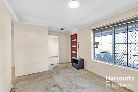 Property photo of 18 Knaphill Heights Mirrabooka WA 6061