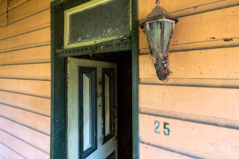 Property photo of 25 Grosvenor Crescent Summer Hill NSW 2130