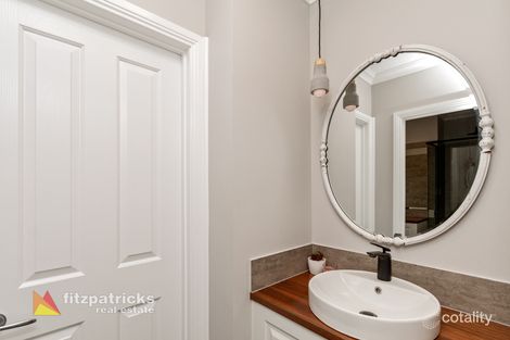 Property photo of 11 Chipp Place Lloyd NSW 2650