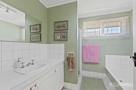 Property photo of 17 Naranghi Drive Strathdale VIC 3550