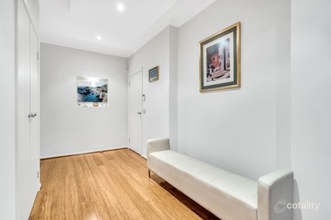 Property photo of 10 Viewside Crescent Craigieburn VIC 3064