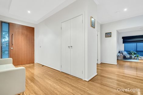 Property photo of 10 Viewside Crescent Craigieburn VIC 3064