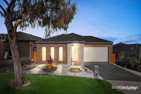 Property photo of 22 Bonneville Parade Pakenham VIC 3810