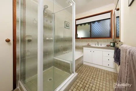 Property photo of 18 Nordsvan Drive Wodonga VIC 3690