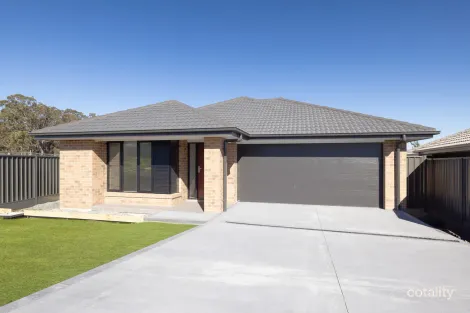 Property photo of 26 Leyland Circuit Lochinvar NSW 2321