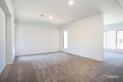 Property photo of 3 Cultivation Circuit Clyde VIC 3978
