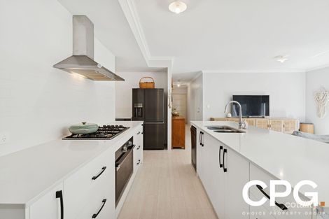 Property photo of 7/16 Crestview Crescent Kalamunda WA 6076