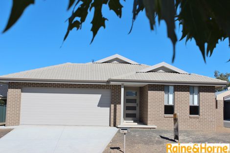 Property photo of 85 The Heights Hillvue NSW 2340
