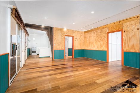 Property photo of 15 Schooner Pass Glenfield WA 6532