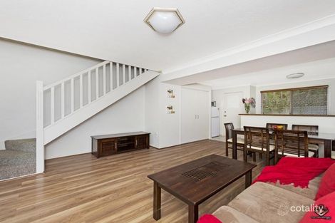 Property photo of 32/50 St Kevins Avenue Benowa QLD 4217